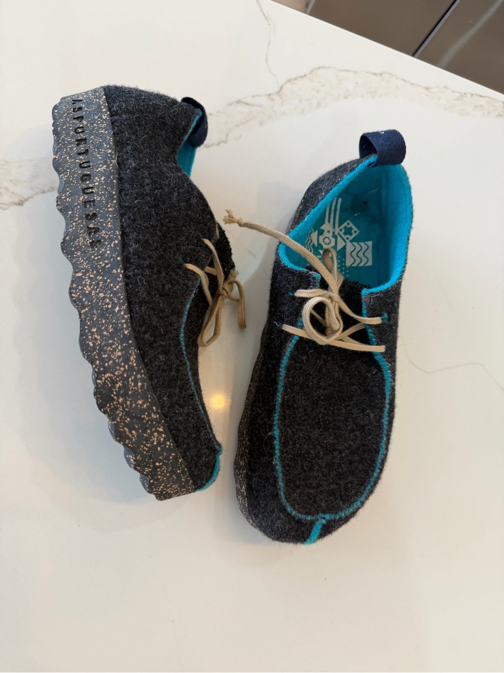 Asportuguesas by Fly London
"Chat" Wool Felt Cork Lace-Up shoes size 41